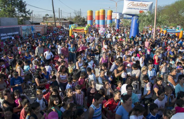 Más de 20 mil personas participaron de la gran fiesta para los chicos en la avenida Belgrano 1