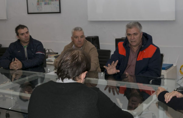 Capitanich se reunió con bomberos voluntarios para analizar la situación de los distintos cuarteles de Resistencia