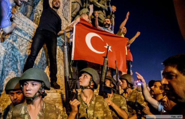 Turquía: fracasó el golpe militar y el gobierno recupera el poder 1