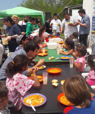 Reconocidos chefs cocinaron para niños en el Barrio Zampa 1