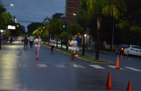La lluvia no opacó la maratón Perrando Corre 1