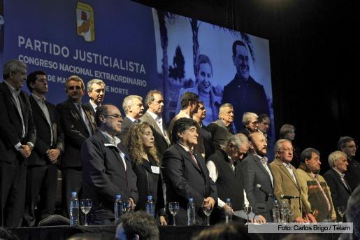 El Congreso nacional del PJ autorizó al partido a la integración de frentes