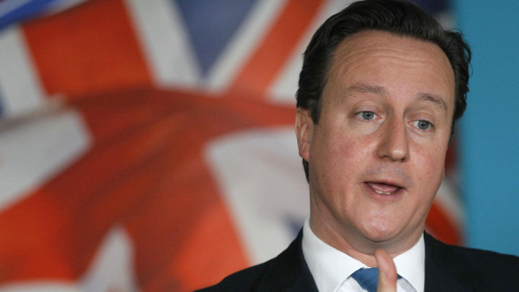 Acosado por pedidos de renuncia, Cameron anunció que publicará su declaración