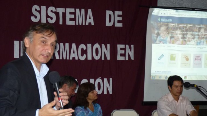 Soto presentó el portal educativo en la Región Educativa 3
