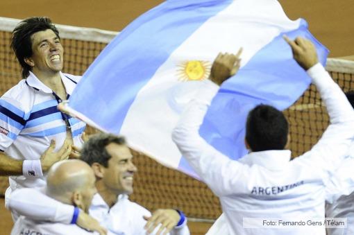 Sin top ten entre sus filas, Argentina pasó a semis de la Davis