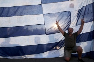 Tras el NO, la Comunidad Europea lanza advertencias a Grecia