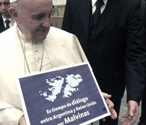 El Gobierno celebró el reclamo del Papa por Malvinas