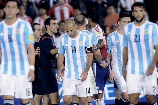 Mascherano: “Tenemos que poder reemplazar a Messi en la Selección”