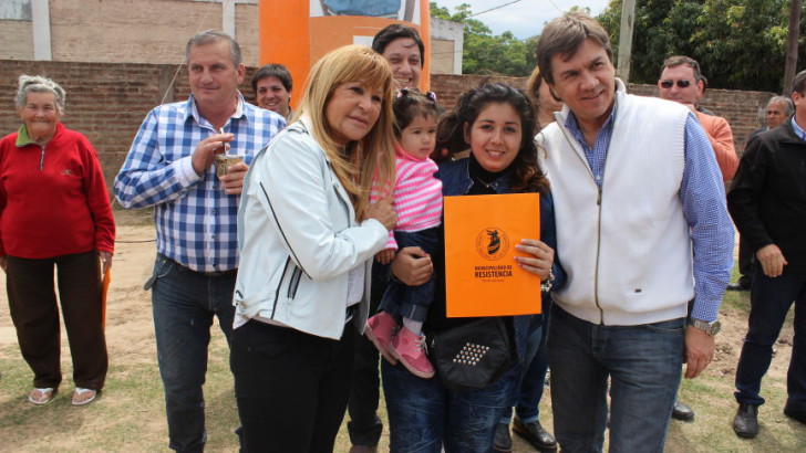El Municipio entregó actas de tenencia a 70 familias de Villa Río Negro