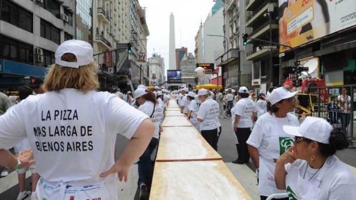 Amasaron “la pizza más larga” por la inclusión de personas con síndrome de Down