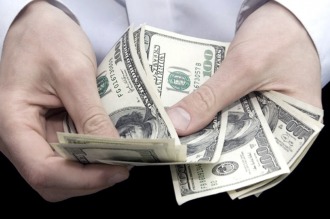 Dólar: el minorista cayó a $13,60