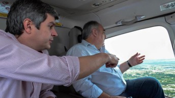 Marcos Peña recorre junto al gobernador Colombi las zonas inundadas en Goya