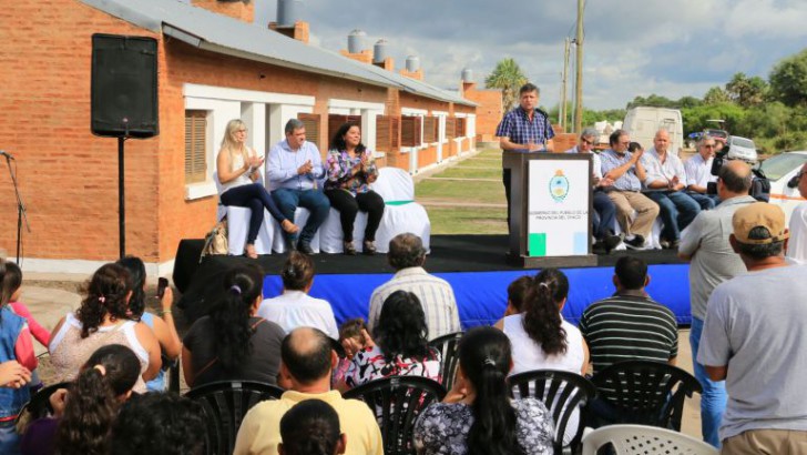 Peppo inauguró importantes obras y entregó viviendas en Enrique Urien