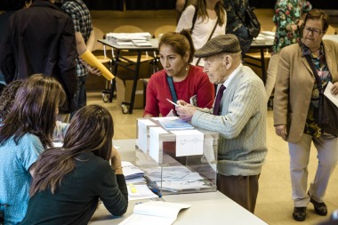 Rajoy, Iglesias y las dos caras de la España que va a las urnas