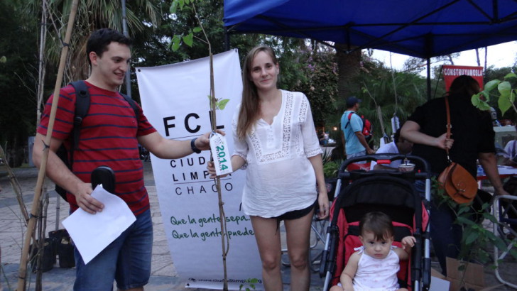 Ciudad Limpia entregó 138 árboles a vecinos de Resistencia