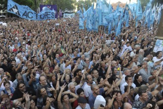 Manifestantes expresaron su apoyo a Víctor Hugo Morales con un acto en Plaza de Mayo