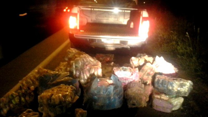 Secuestraron gran variedad de ropas, mochilas y juguetes de contrabando