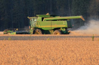 Agroindustriales plantearon producir un 50% más de granos