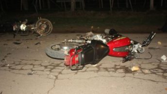 Murió tras un choque entre dos motos
