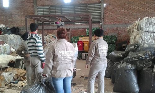 Medio ambiente: Ecom realizó la primera entrega de papel para reciclaje