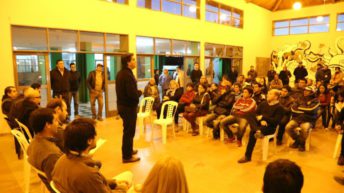 Barrio Los Cisnes: Capitanich encabezó una nueva Mesa de Gestión Comunitaria