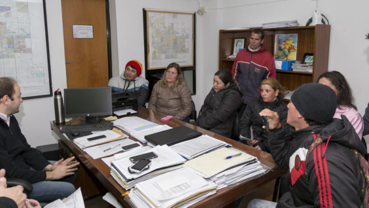 Bolatti y vecinos analizaron acciones a realizar en el barrio Valussi