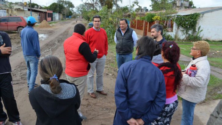 Capitanich recorrió barrios de la zona Sur y explicó a vecinos las obras que desarrolla el municipio