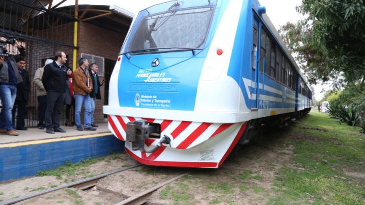 Celebran la reanudación del tren metropolitano con nuevas unidades