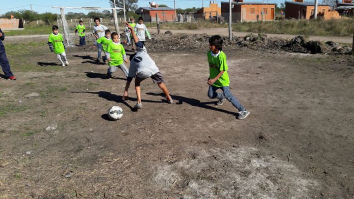 Más de 150 niños de la zona oeste participaron del Torneo de Fútbol Amistad en el Carpincho Macho
