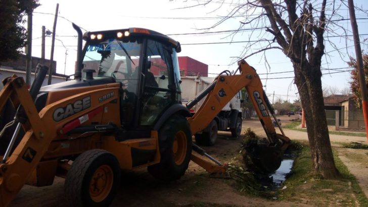 El municipio concretó trabajos de desmalezamiento y descacharrado en el barrio Villa Federal