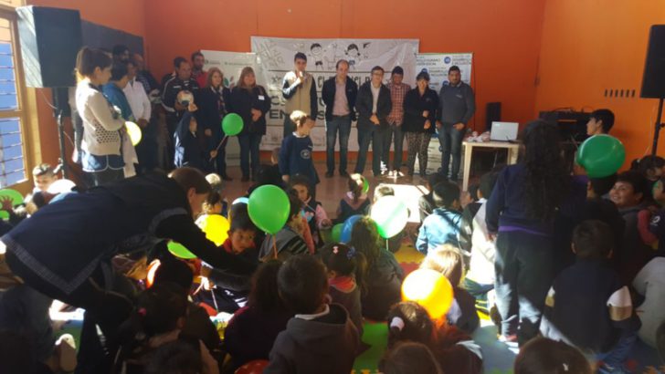 El municipio inauguró una nueva escuela de fútbol como parte de los festejos del Mes del Niño