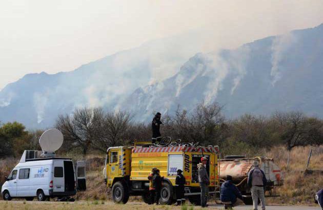 San Luis: el fuego ya arrasó 12.000 hectáreas