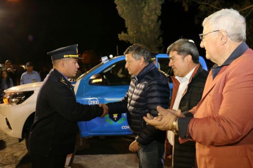 Peppo visitó Pampa del Infierno y Los Frentones para inaugurar pavimento y entregar patrulleros