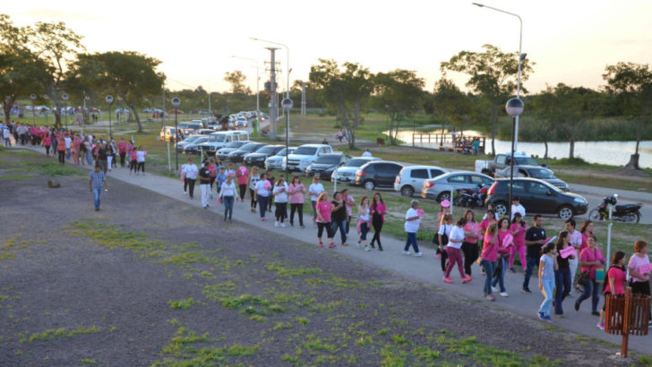 Gran participación en la caminata por la prevención del cáncer de mama