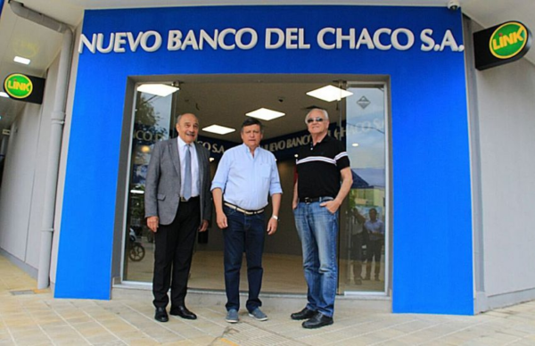 El NBCh inauguró centro de cajeros automáticos