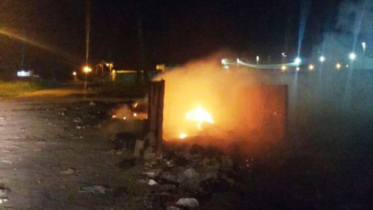 Incendiaron intencionalmente un contenedor de basura del Municipio