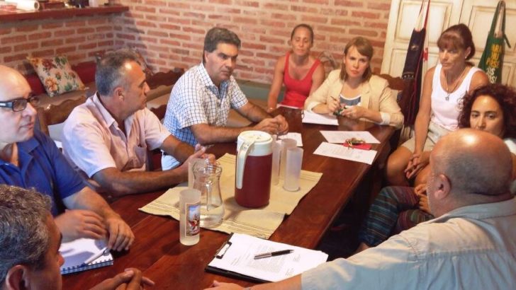Capitanich y las comisiones de Villa Camila y Villa Fabiana Sur coordinaron una agenda de trabajo