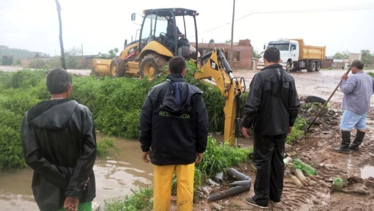 Tras las fuertes lluvias, el Municipio trabajó con 400 operarios y declaró la emergencia en el tránsito