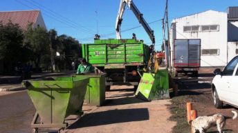 El Municipio ejecuta trabajos de limpieza y la reposición de contenedores en mal estado