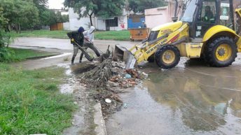 Lluvias: continúan los trabajos de desobstrucción de desagües y asistencia a las familias afectadas