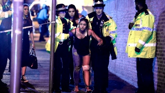Ataque en Manchester: 20 heridos siguen en estado crítico, mientras detienen al hermano del atacante 1