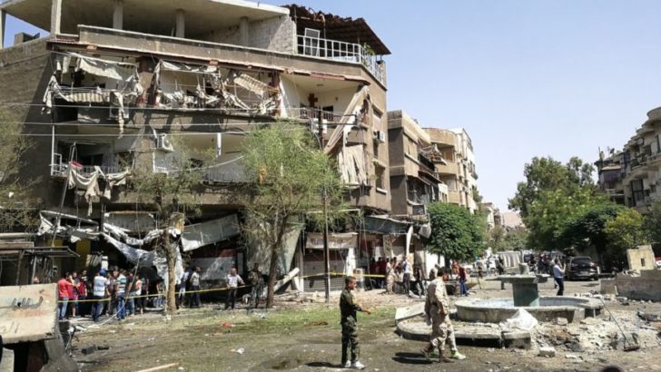 Al menos 21 muertos al explotar tres coches bomba en Damasco