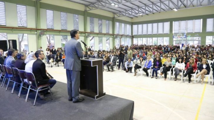 El intendente participó de la inauguración del SUM del Colegio Nacional