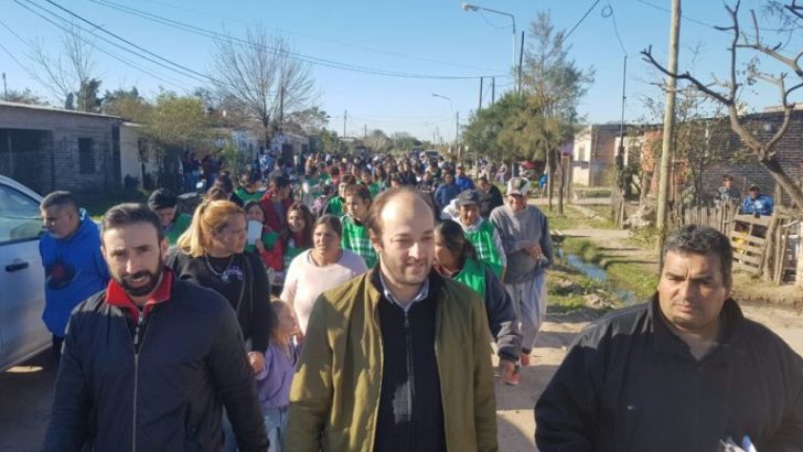El kirchnerismo suma apoyo en toda la provincia: multitudinaria caminata en Makallé