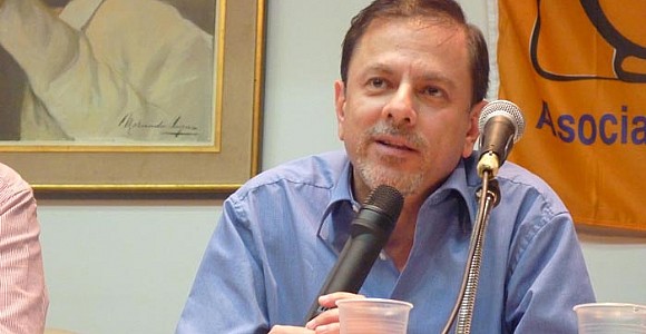Por pedido de Carrió, Macri desplazó al embajador en Paraguay
