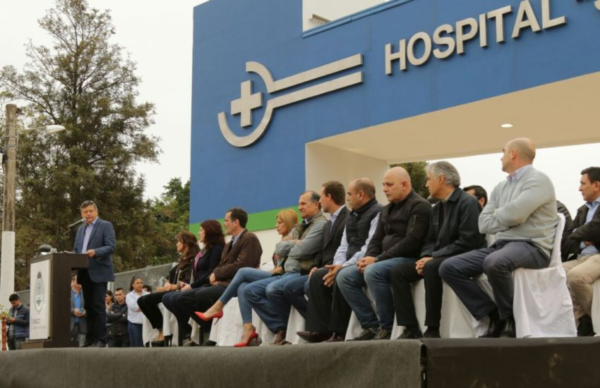 Villa Ángela: Peppo inauguró la primera etapa de remodelaciones en el hospital 1