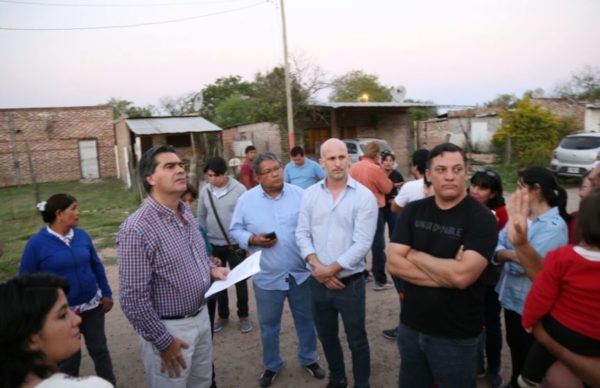 El intendente recorrió los barrios San Antonio y 244 Viviendas para escuchar las demandas de los vecinos 1