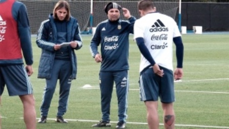 A la espera de Messi, la selección inicia los entrenamientos