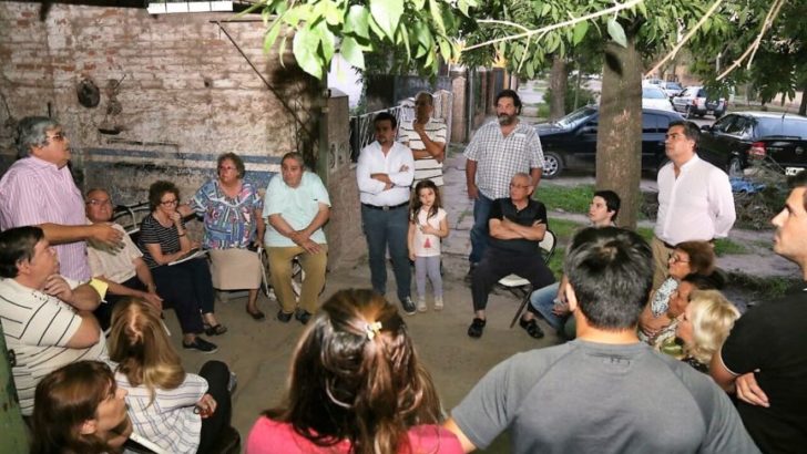 Municipio y vecinos coordinan pavimentación de 5 cuadras de Villa San Juan