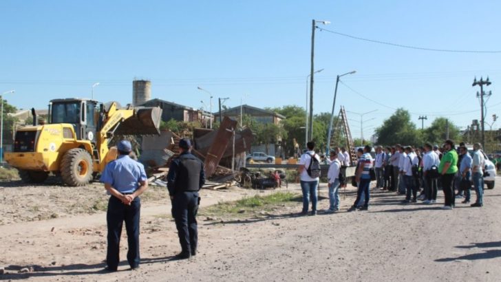 Desalojaron espacios públicos en Soberanía Nacional y Chaco